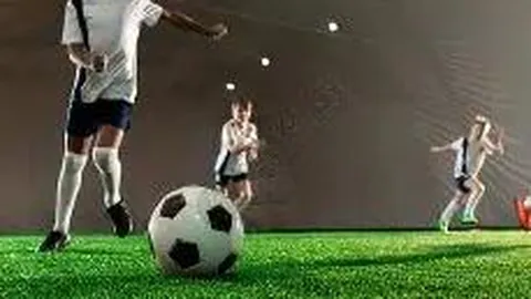 切尔西半场领先埃弗顿2-0，帕尔默与古斯托建功，霍尔对阵旧主受伤离场