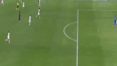 “曼联新援齐尔克泽创纪录：单场射门与关键传球数双新高”